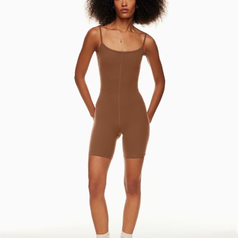 Aritzia Wilfred Free 7” Romper